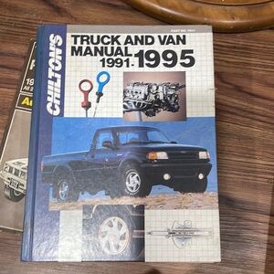 Chilton's Truck and Van Repair Manual, 1986-90, Part No. 7902 Hard cover